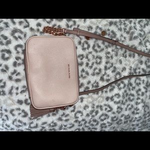 EUC michael kors crossbody bag
